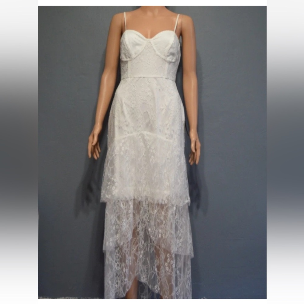 Lulus Sz Medium White Sleeveless Lace Tiered Dress